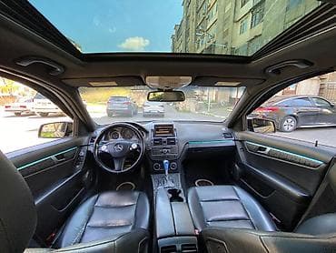 Mercedes-Benz C-Class sedan - Korpus: qara rəng, 4 qapı, aerodinamik — 4