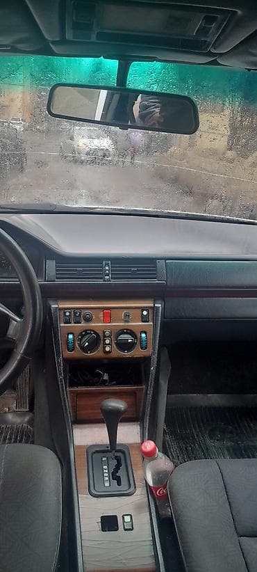 mercedes e 250 dizel: Mercedes-Benz W124: 2.5 l | 1995 il Sedan — 8