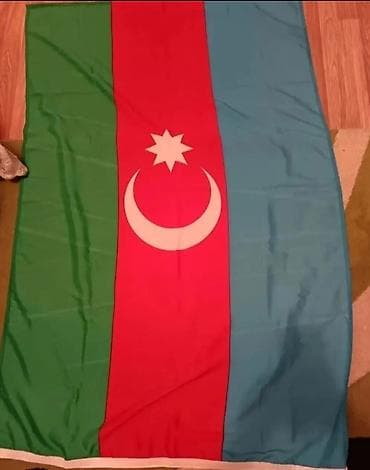 bayraq satishi: Məhsul: Azərbaycan bayrağı Təsvir: - Üçrəngli dizayn: mavi, qırmızı — 1