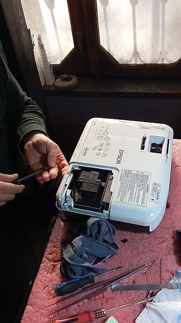 Proektorlarin. təmiri,quraşdırılması,servisi,satışı