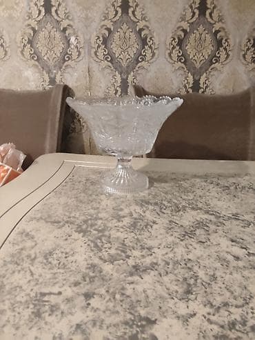 Şüşə qədəhvari meyvə/gül qabı - Material: qalın, şəffaf şüşə -