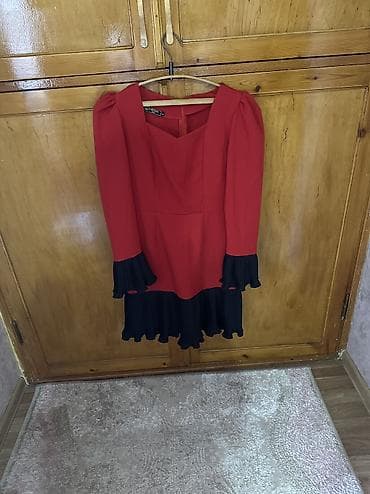 Qırmızı-qara qadın donu - Dizayn: Zərif qırmızı don, qolların və — 1