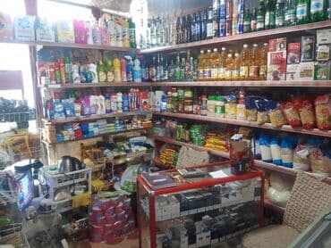 konteyner mağaza: Razində,sahəsi 20kv/m olan,obyekt icarəyə verilir.Su işıq — 1