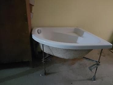 Duş şlanqları: İşlənmiş künc akril vanna satılır. Qırığı, çatlağı yoxdur. Su — 1