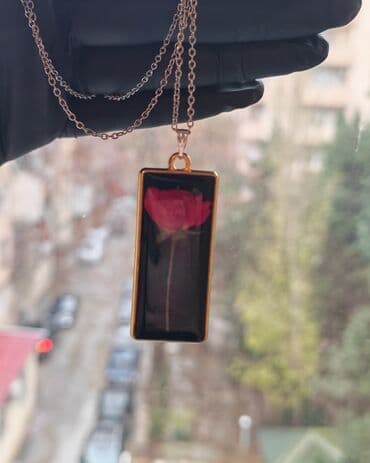 Epoksi qatqı ilə hazırlanmış əl işi kulonlar - Çiçək kolleksiyası