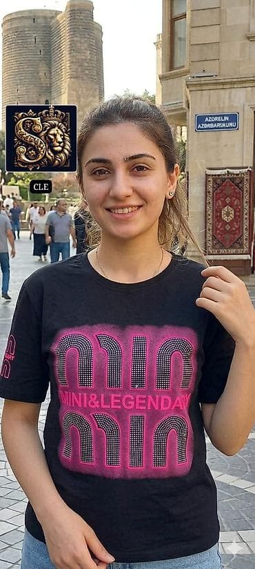 maykalar: Qadınlar üçün qısaqoll printli t‑şört kolleksiyası - Rəng: qara (ağ — 4