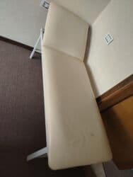 кушетка для массажа складная бу: İşlənmiş, Masaj kuşetkası, rəng - Süd rəngi — 2