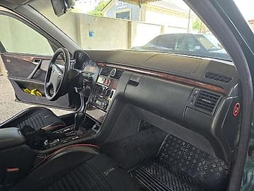 opel vectra b: Mercedes-Benz 270: 2.7 l | 2000 il Sedan — 2