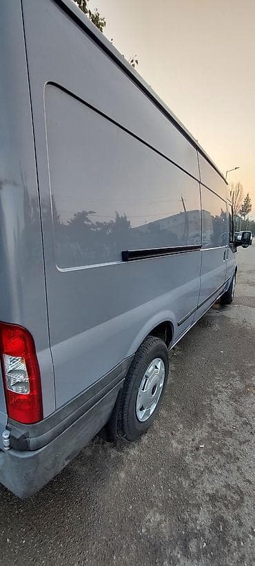 4 göz 2.2 dizel: Ford Transit yük furqonu - Korpus: uzun baza, yüksək tavanlı panelvan — 8