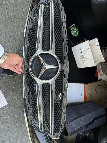07 isiqlari: Məhsul: Mercedes-Benz ön radiator barmaqlığı və sağ ön farası (bir — 1