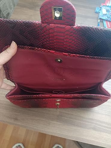Chanel çiyin çantası – qırmızı/qarmaqarışıq tünd naxışlı ilan dərisi lalafo.az -da Chanel çiyin çantası – qırmızı/qarmaqarışıq tünd naxışlı ilan dərisi