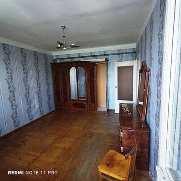 9 ci mikrorayon satilan evler: Bakı, 3 otaqlı, Köhnə tikili, m. Əhmədli, 95 kv. m — 3