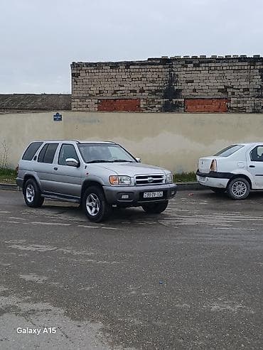 Nissan Pathfinder: 3.3 l | Ofrouder/SUV