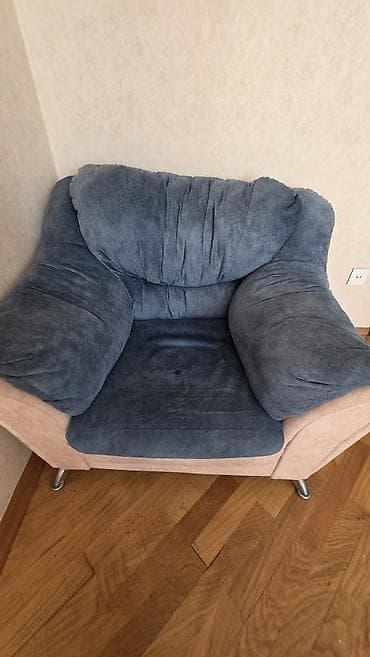 Мебель: Məhsul: Divan + 2 kreslo 
mavi ve bej tonlar
istifade olunmus — 3