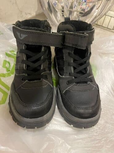 высокая детская обувь: Uşaq qış ayaqqabısı – qara rəngdə, yüksək boğazlı model. 33 razmer - — 5