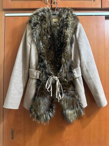 Çəngəllər: Qadın qış üst geyimi – qısa palto/jaket - Rəng: açıq bej (melanj). - — 2