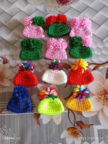 Novruz xonçasini bəzəyi toxunma yumurta papaqlar Əldə hazi toxunmuş