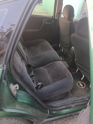 suru: Opel Vectra: 1.6 l | 1996 il Sedan — 5