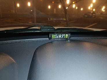 maşın satisi: Chery Tiggo (ağ rəng, SUV) Xüsusiyyətlər: - Kuzov: kompakt SUV, 5 — 9