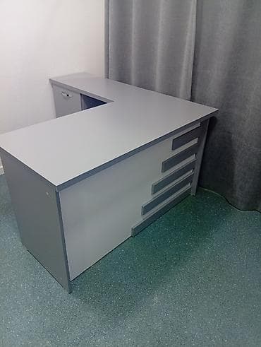 L formalı iş masası – boz rəng, müasir dizayn. Xüsusiyyətlər: -