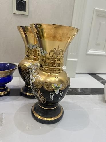 qara gül: Vaza dəsti — 1