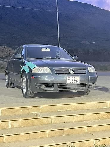 Volkswagen Passat: 1.8 l | 2002 il Sedan