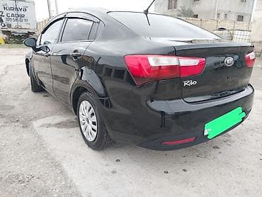 elantra arxa stop: Kia Rio sedan – qara rəng, 4 qapı, kompakt və qənaətcil şəhər — 8