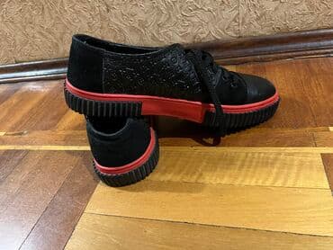 зеленые мужские спортивные костюмы: Oğlan üçün 40 razmer ayaqqabı A klass Luis Viton firmasıdır.Mağazada — 8