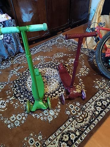 Uşaq skuterləri – 2 ədəd - Rənglər: yaşıl və bordo - 3 təkərli