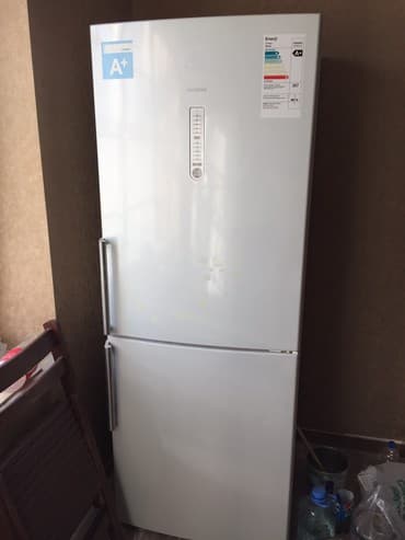 Soyuducu xolodilnik Siemens. Az işlənib hünd-183 en-70 Ünvan