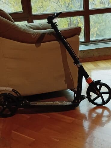 Maskalar, eynəklər: Şəhər üçün böyük təkərli skuter. İstifadə heç olunmayıb. - Rəng: qara — 1