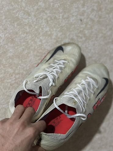 Krasofkalar və idman ayaqqabıları: Nike Mercurial Zoom kramponları - Model: Nike Mercurial (Zoom Air — 1