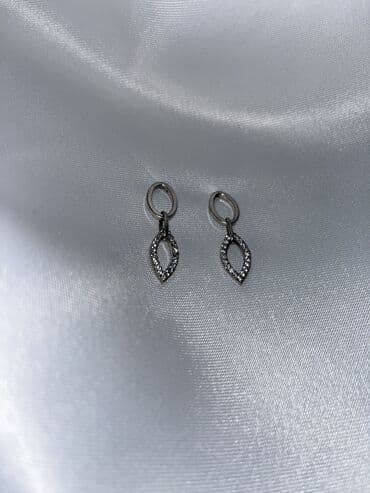 qizil uezuek type 1: Paslanmaz Polad Sırğa
Tellur Shop - “Sharm El Sheik” kolleksiyası — 1