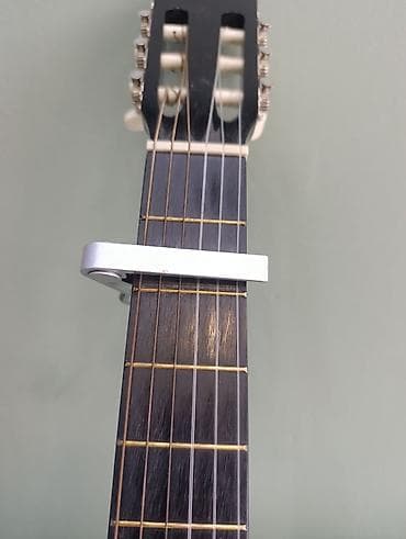 elektro gitarlar: Klassik akustik gitara – qara rəng - Korpus: tam ölçülü klassik — 6