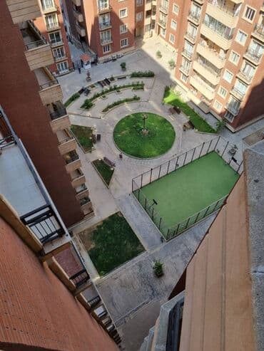 28 may metro: 28 may metrosunun yaxınlığında 15 mertebeli binanın 13-ci — 7