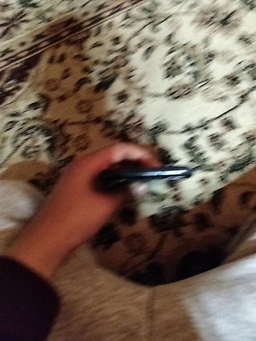 Video oyunlar və konsollar: Məhsul: Android smartfon Xüsusiyyətlər və görünən detallar: - Ekran — 4