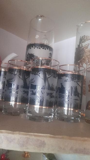 Qab-qacaq və mətbəx ləvazimatları: Şüşə sürahi və stəkan dəsti - Material: şəffaf şüşə - Dəst tərkibi: 1 — 1