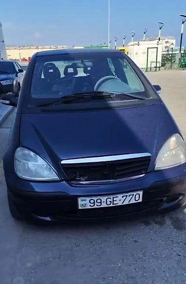 Mercedes-Benz A-Class (W168) – A160, tünd mavi rəng. - Kuzov: 5 qapılı