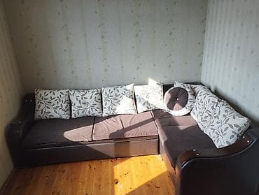 Ev üçün mebel: L‑formalı yumşaq künc divan - Rəng: tünd qəhvəyi oturacaq və karkas — 1