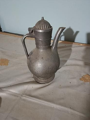 Divar saatları, Mexaniki, Mayatnik