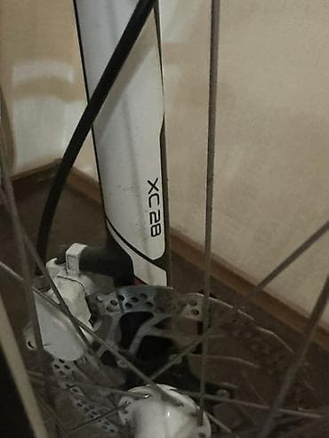 vesabetler: CUBE dağ velosipedi – 29” təkərlər Texniki xüsusiyyətlər: - Çərçivə — 4