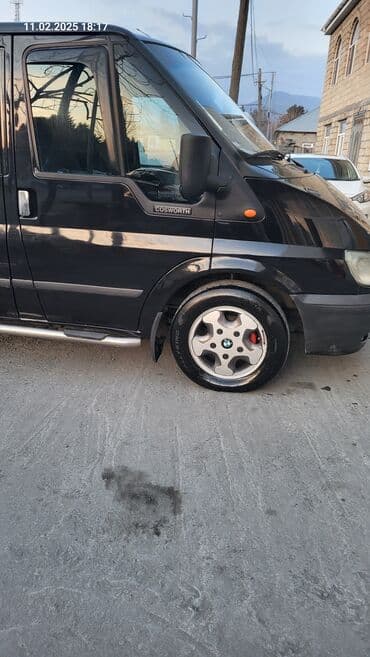 18 disk təkər: Ford Transit mikroavtobus Xüsusiyyətlər: - Kuzov: qara rəngli, iki — 2