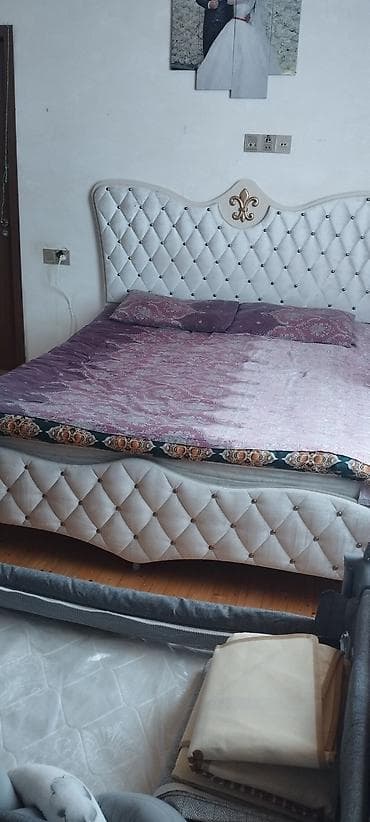 intex matras: Təsvir: - Elegant dizaynlı iki nəfərlik çarpayı dəsti. - Yataq — 1