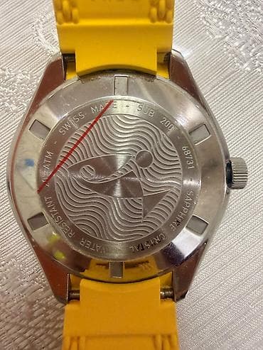 işlənmiş saat: Doxa saat. Dubaydan alınıb. 5500aed. Pasportu ve qutusu yoxdur. Unisex — 2
