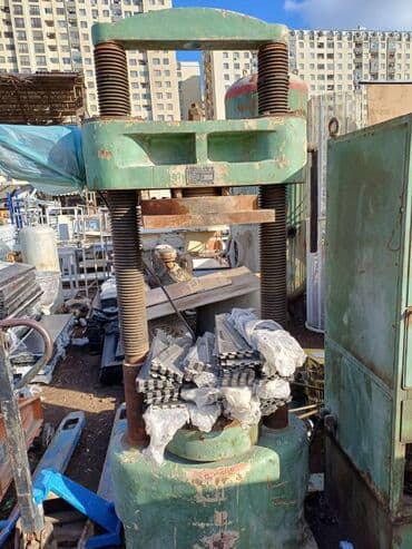 pres bağlıyan: Pres aparatları 40 tonluq.Press avadanlıq.təzədir.diger olculerde var — 2