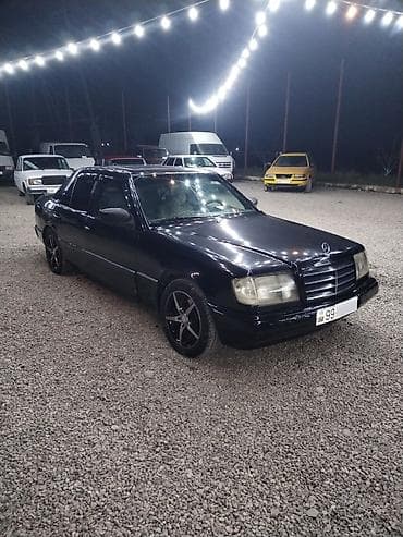 Mercedes-Benz W124 sedan, qara rəng - Kuzov: sedan, qara, üzərində