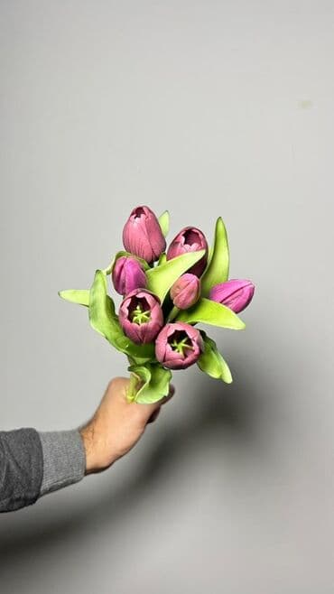 tülpan gülü haqqında: Məhsul: Tülpan gulleri - Rənglər: Şaftalı-narıncı və ağ tonlarda — 9