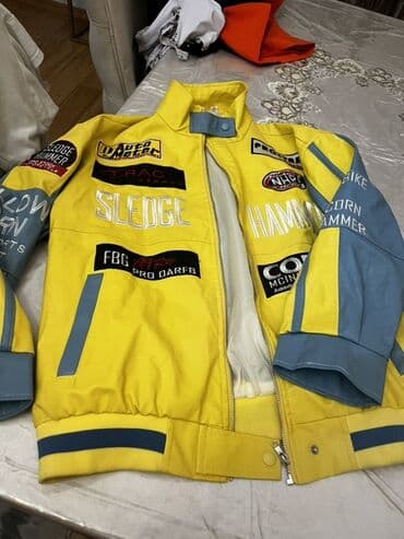 cins pencekler 2022: Rəngli yarış üslubunda kişi/kadın ceketi. - Parlaq sarı əsas rəng — 1