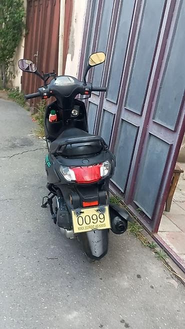 moto kasqa: Skuter – şəhər içi rahat hərəkət üçün kompakt və qənaətcil model — 6