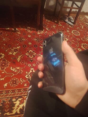 IPhone X, Gümüşü, Simsiz şarj lalafo.az -da IPhone X, Gümüşü, Simsiz şarj